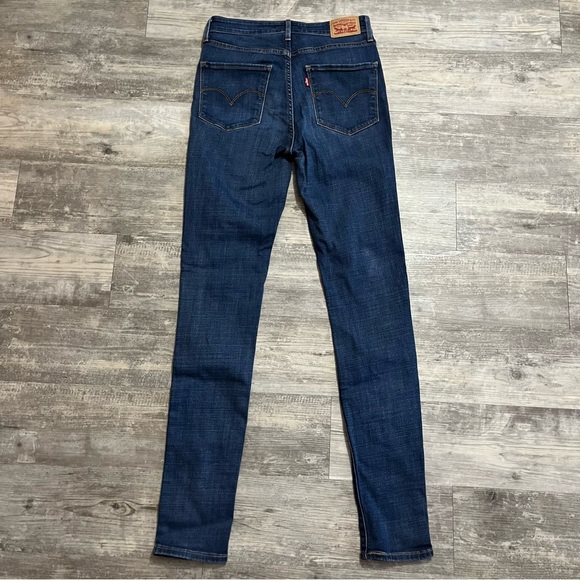 Levi’s High Rise Skinny - Picture 4 of 7